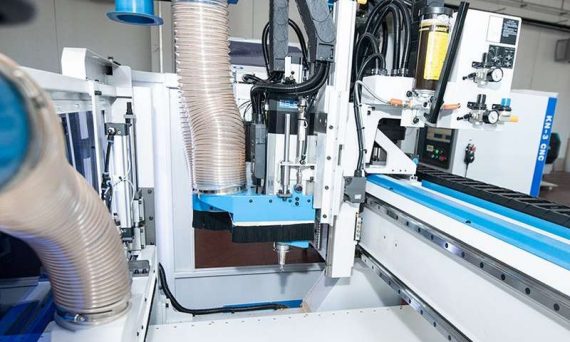 cnc stroj cena